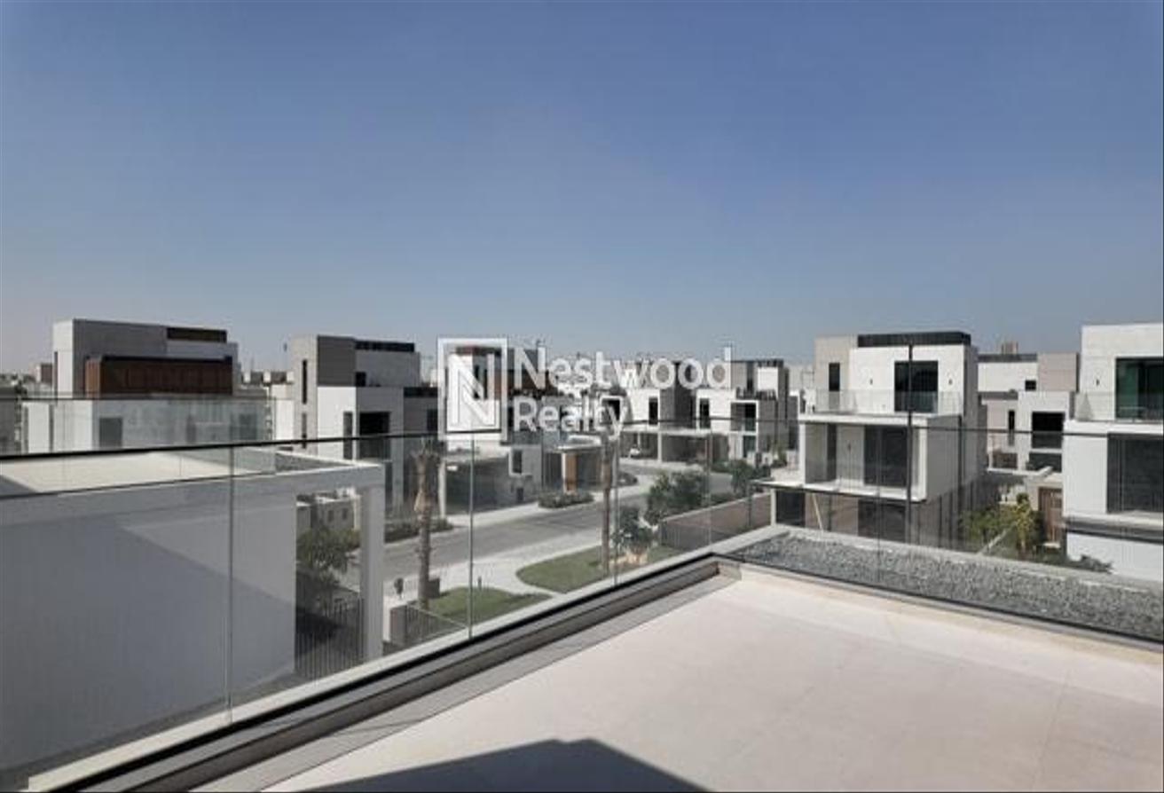 Single Row | Ready to Move in | Large Plot photo 10