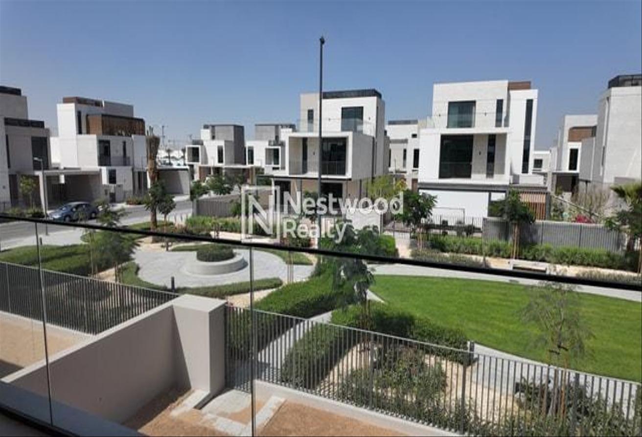 Single Row | Ready to Move in | Large Plot photo 14