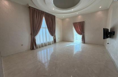Villa - 5 Bedrooms - 6 Bathrooms for rent in Julfar - Ras Al Khaimah