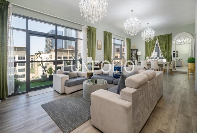 Exclusive 3 Bed | Upgraded | Sold Vacant