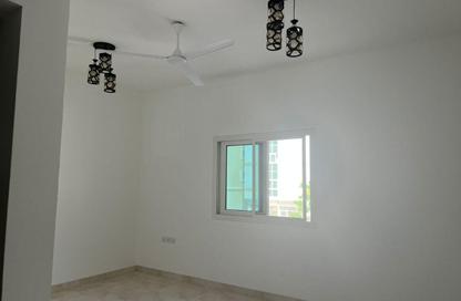 Apartment - 2 Bedrooms - 2 Bathrooms for rent in Al Qulaya'ah - Al Sharq - Sharjah