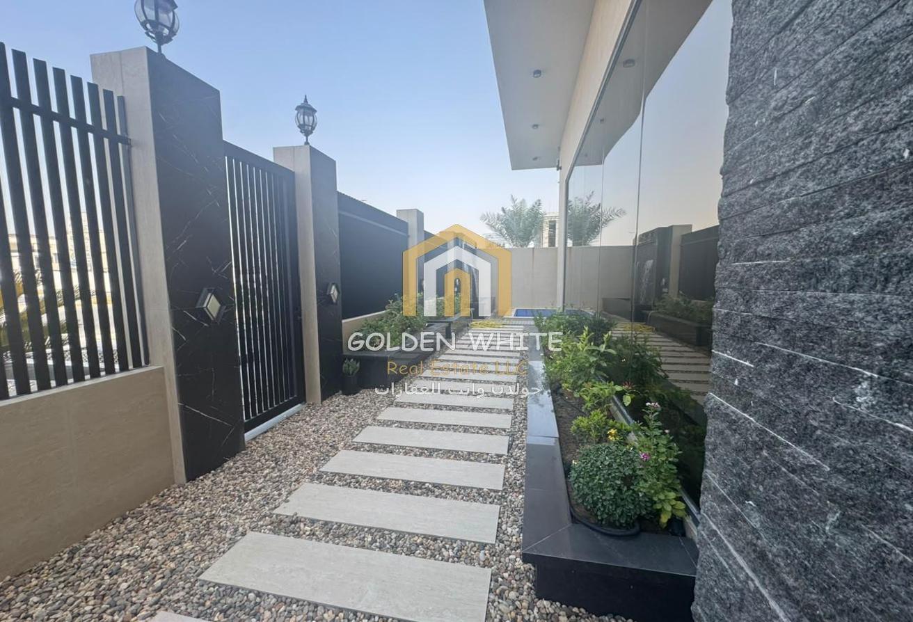 Luxury 5BR Corner Villa | Furnished | Private Pool photo 17