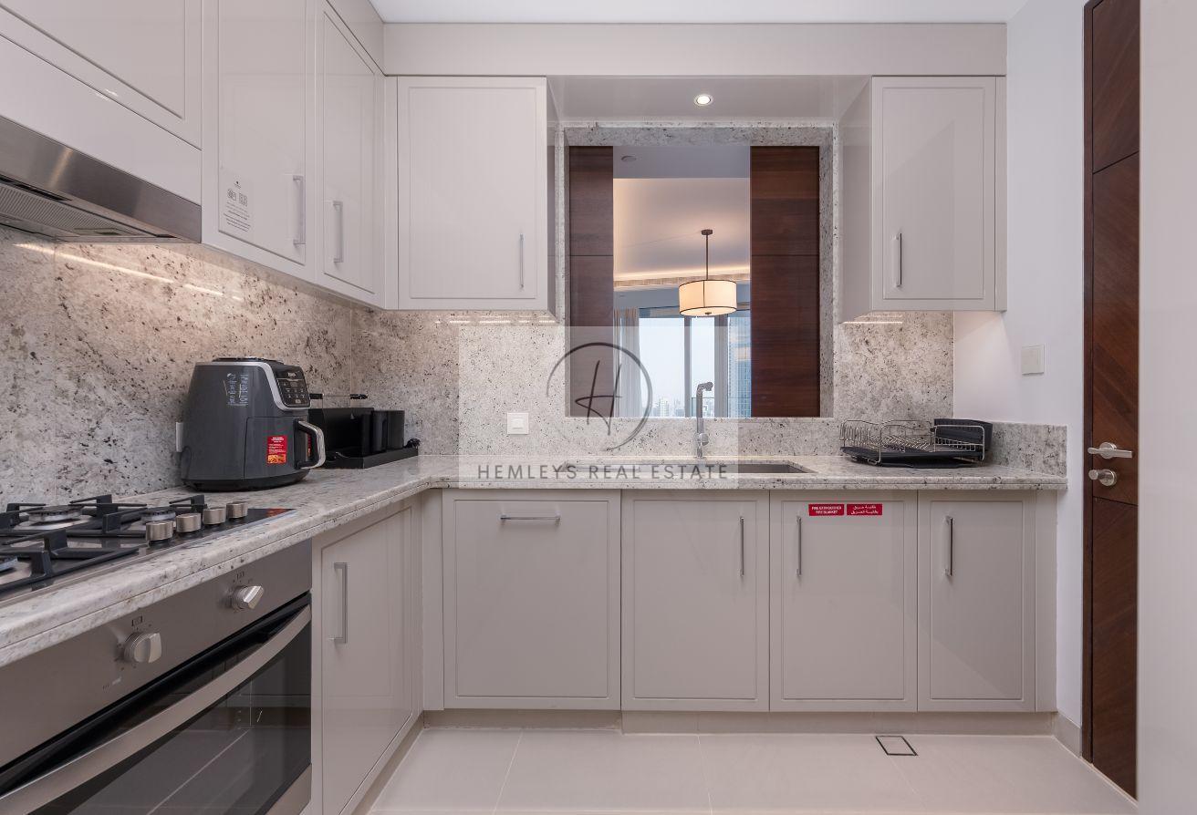 Premium Unit | Burj View | Luxury Living photo 6