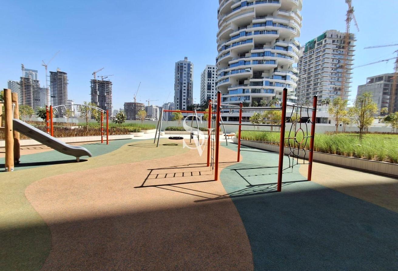 Brand New | Park Facing | Near Exit | White Goods photo 10