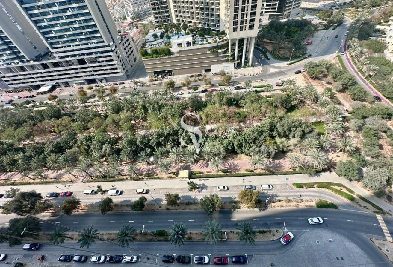 Brand New | Park Facing | Near Exit | White Goods photo 7