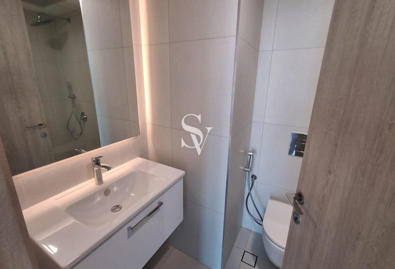 Brand New | Park Facing | Near Exit | White Goods photo 6