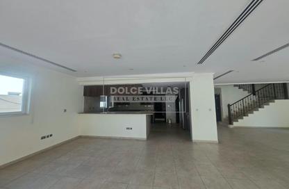 Villa - 4 - 5 for rent in Jumeirah Park - Dubai Villa - 4 - 5 for rent in Jumeirah Park - Dubai