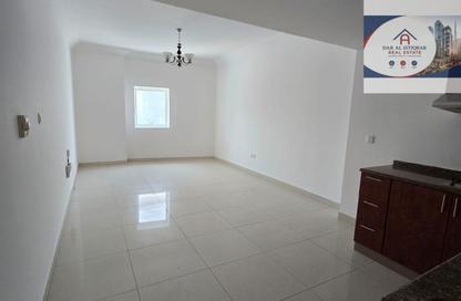 Apartment - Studio - 1 Bathroom for rent in Al Khan 9 building - Al Khan - Sharjah Apartment - Studio - 1 Bathroom for rent in Al Khan 9 building - Al Khan - Sharjah