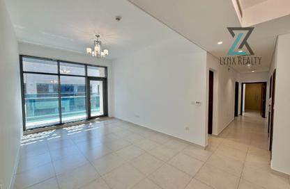 Apartment - 2 - 3 for rent in Airport View Building - Al Garhoud - Dubai