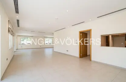 Villa - 5 Bedrooms - 6 Bathrooms for sale in Legacy Large - Legacy - Jumeirah Park - Dubai