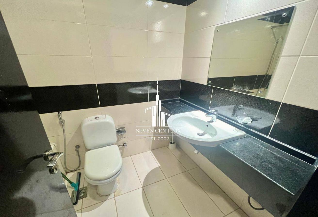 Well-Maintained | Nice View | Flexible 4 Cheques photo 10