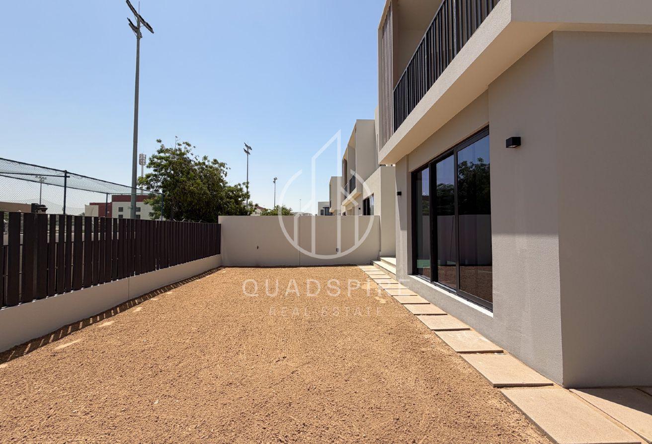 Newly Built | Private Garden | Family Living photo 25