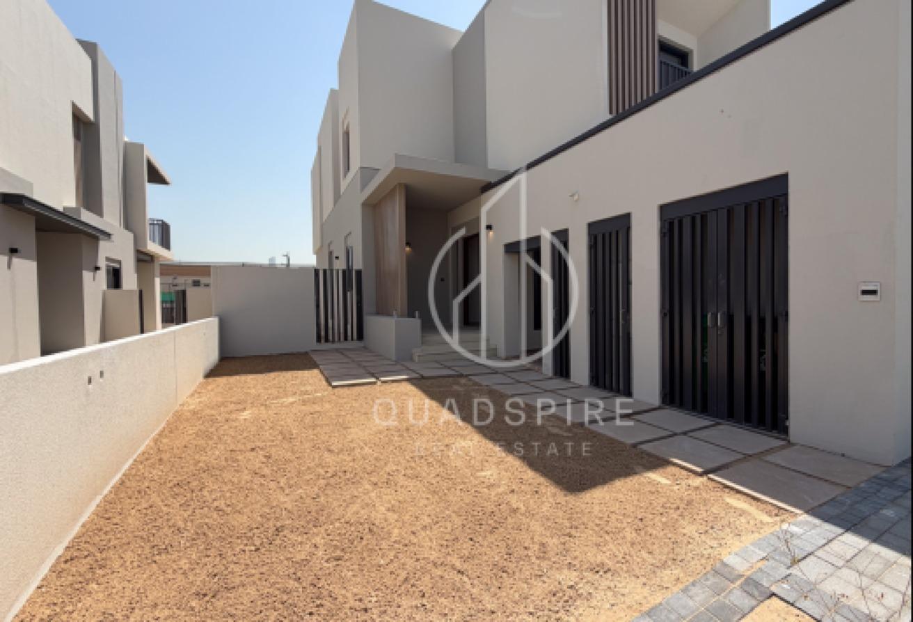 Newly Built | Private Garden | Family Living photo 28