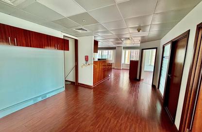 Office Space - Studio for rent in Sheikh Zayed Road - Dubai