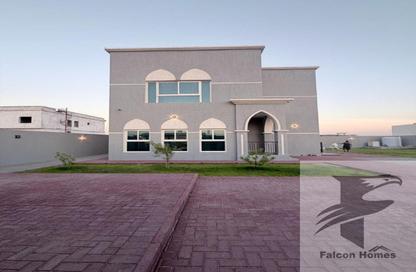Villa - 4 Bedrooms - 5 Bathrooms for rent in Al Aweer 1 - Al Aweer - Dubai