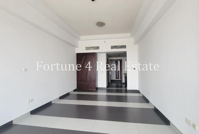 68276063 - Property Image 3