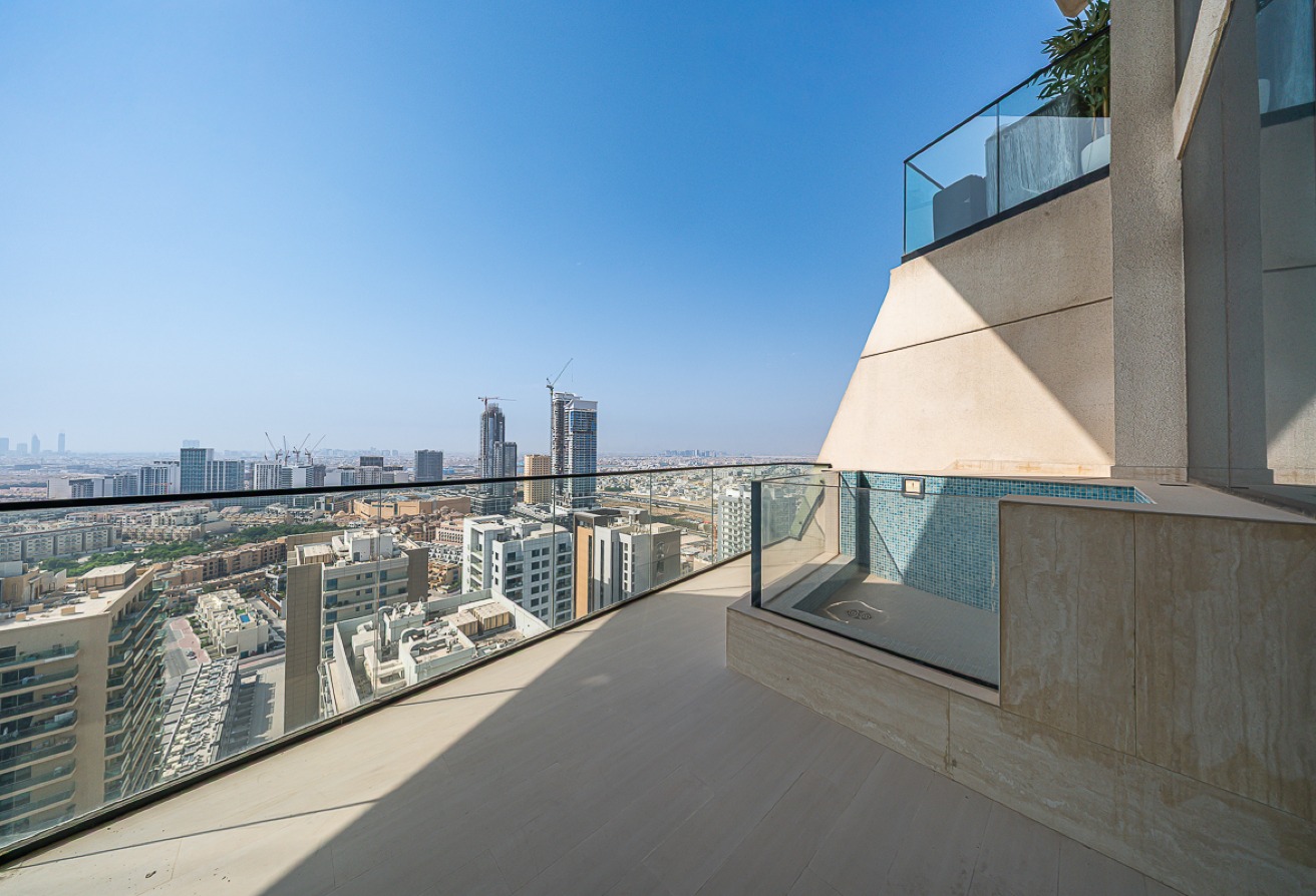 Exclusive Listing | Private Pool | Mid-High Floor — image 2 of 29