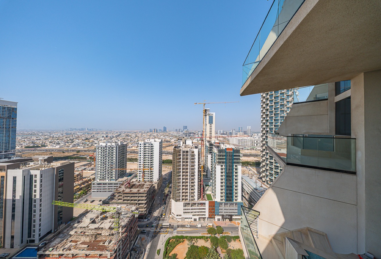 Exclusive Listing | Private Pool | Mid-High Floor — image 12 of 29
