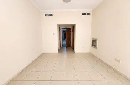 شقة - غرفة نوم - 2 حمامات للايجار في مجمع مويلح - تجارية مويلح - الشارقة