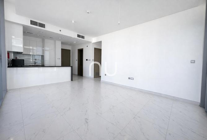 Move in today | 1BR Corner unit | Bright layout