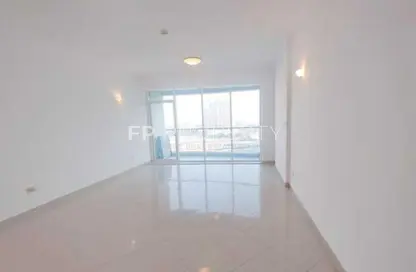 شقة - غرفة نوم - 2 حمامات للايجار في تفريعة القنال 1 - أبراج الجولف - مدينة دبي الرياضية - دبي