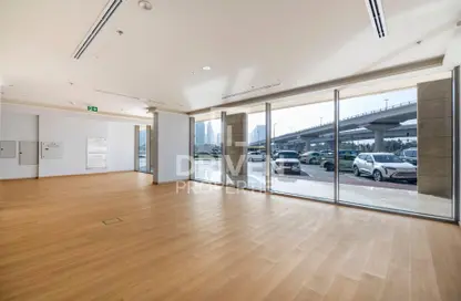 Retail - Studio for rent in Al Shafar Park Tower - Al Karama - Dubai