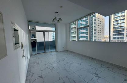 Apartment - Studio - 1 Bathroom for rent in Al Zarooni - Nadd Al Hammar - Dubai
