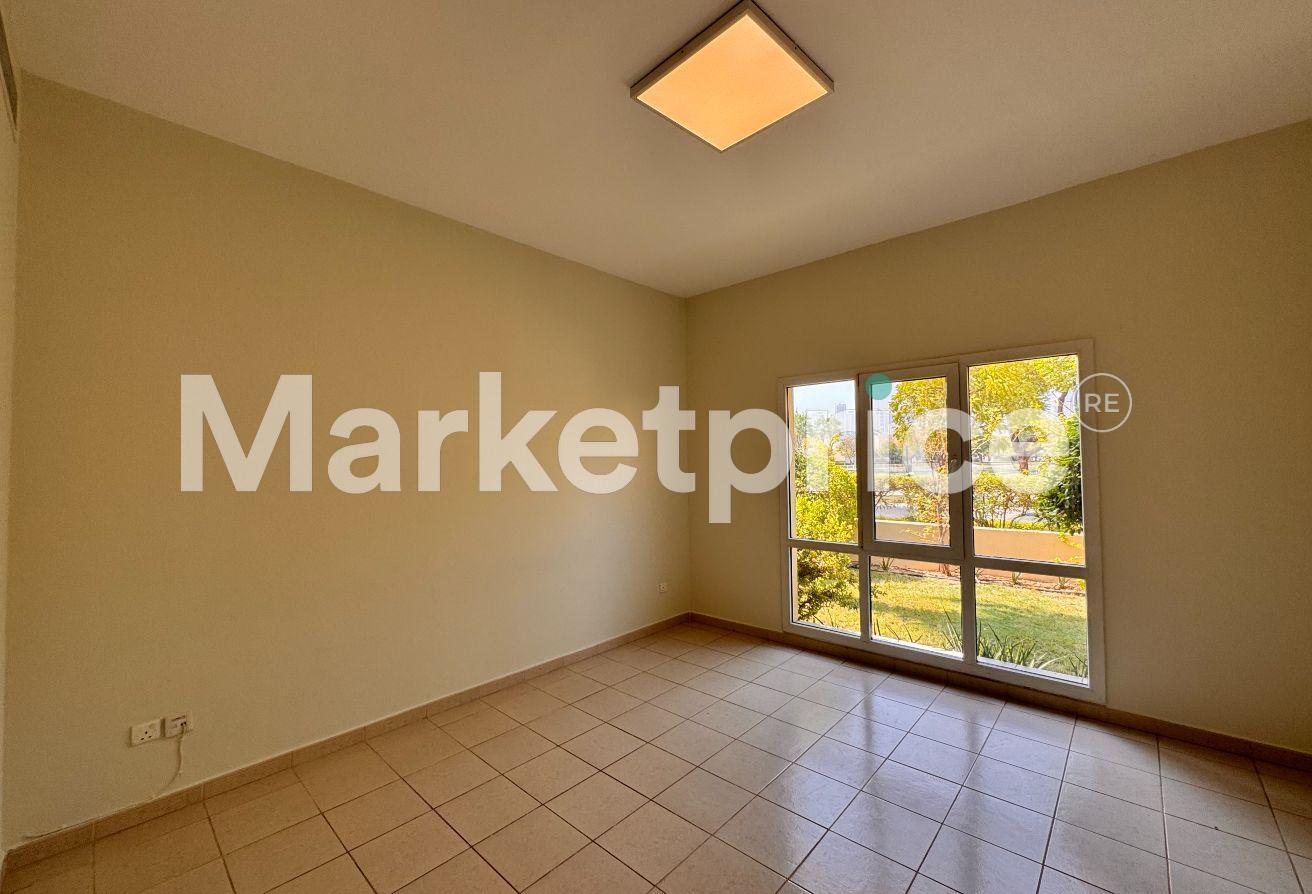 5 BR Type 7 Villa in Meadows 4 with lake views photo 17