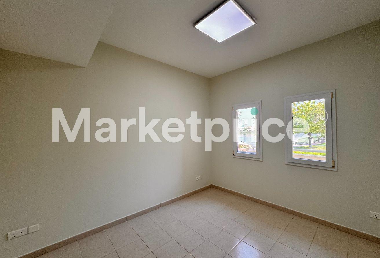 5 BR Type 7 Villa in Meadows 4 with lake views photo 15