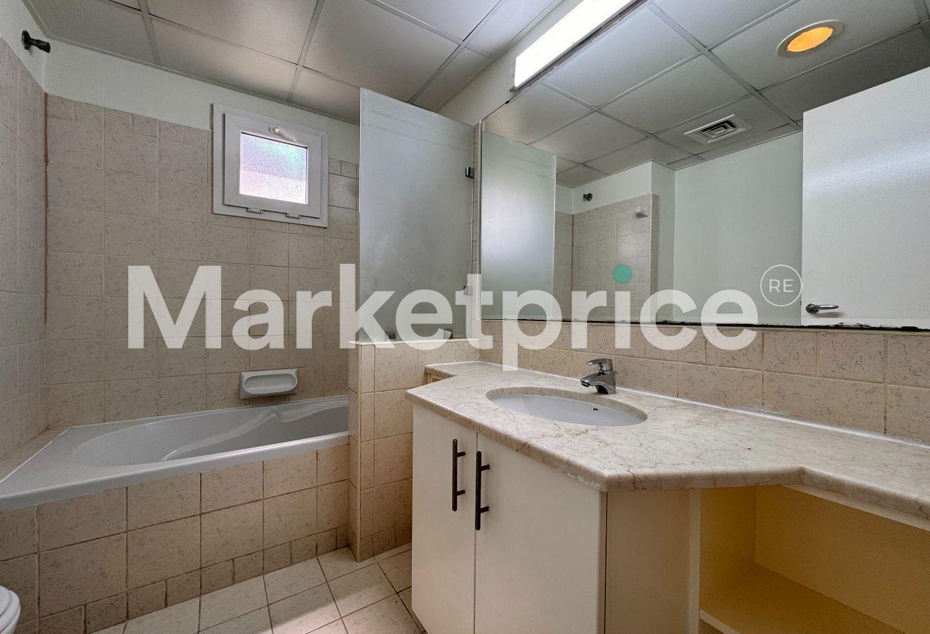 5 BR Type 7 Villa in Meadows 4 with lake views photo 13