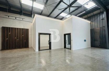 Warehouse - Studio for sale in Ras Al Khor Industrial - Ras Al Khor - Dubai