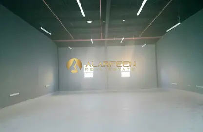 Warehouse - Studio - 4 Bathrooms for rent in Phase 1 - Dubai Investment Park (DIP) - Dubai