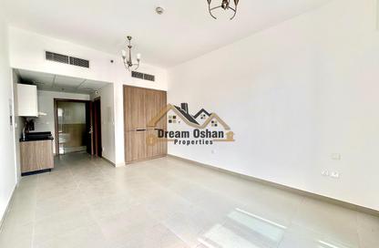 Apartment - Studio - 1 for rent in KHK 21 - International City Phase 2 (Al Warsan 4) - Dubai Apartment - Studio - 1 for rent in KHK 21 - International City Phase 2 (Al Warsan 4) - Dubai