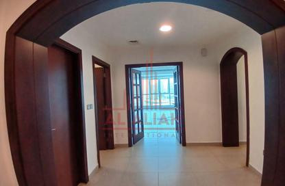 Apartment - 3 Bedrooms - 4 Bathrooms for rent in Al Aryam Tower - Tourist Club Area - Abu Dhabi