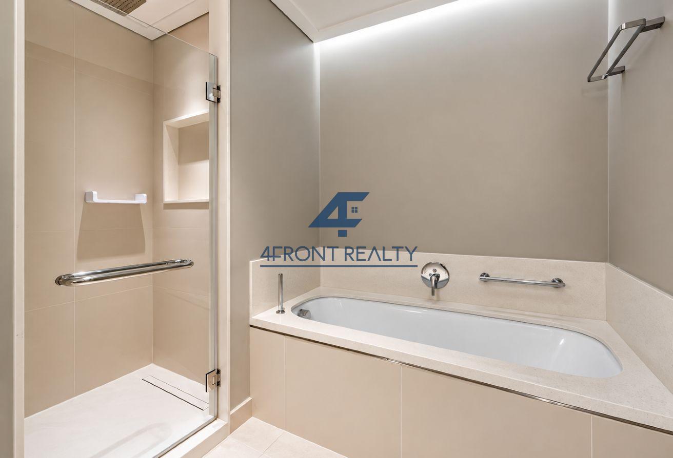 Panoramic Burj Views| Spacious Layout I Furnished photo 14