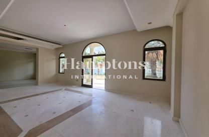 Villa - 5 Bedrooms - 6 Bathrooms for rent in Palma Residences - Palm Jumeirah - Dubai