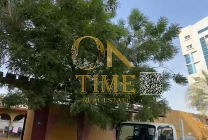 Prime Investment Opportunity Two Plots with Villa