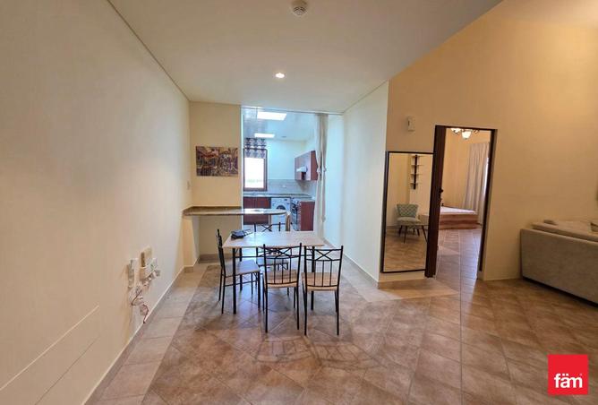 68273100 - Property Image 2