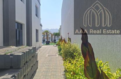 Villa - 4 Bedrooms - 5 Bathrooms for rent in Al Dana Villas - Sharm - Fujairah