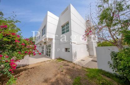 Villa - 4 Bedrooms - 3 Bathrooms for rent in Umm Suqeim 2 Villas - Umm Suqeim 2 - Umm Suqeim - Dubai