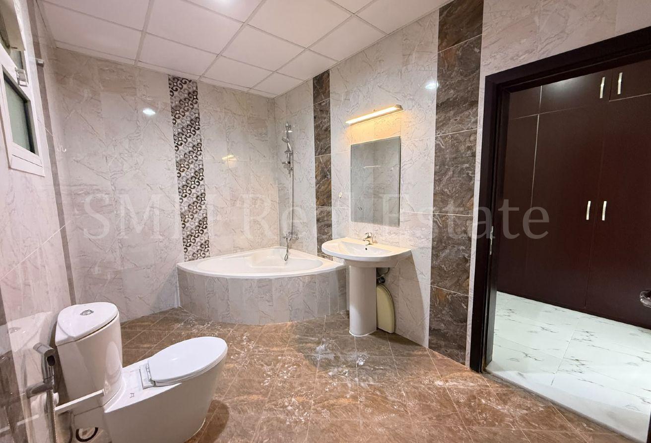 Huge 5 bedroom Villa Available Now | Spacious Plot photo 24
