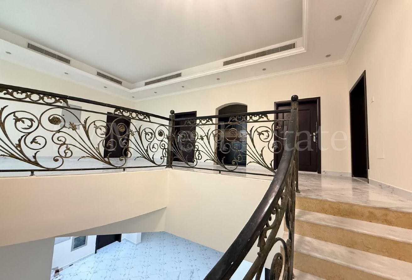 Huge 5 bedroom Villa Available Now | Spacious Plot photo 12