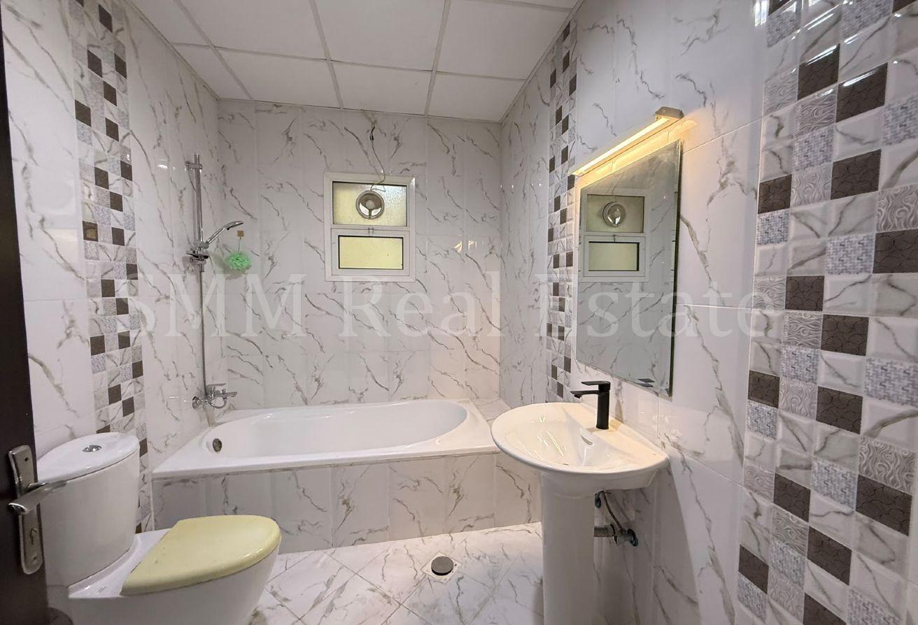 Huge 5 bedroom Villa Available Now | Spacious Plot photo 16