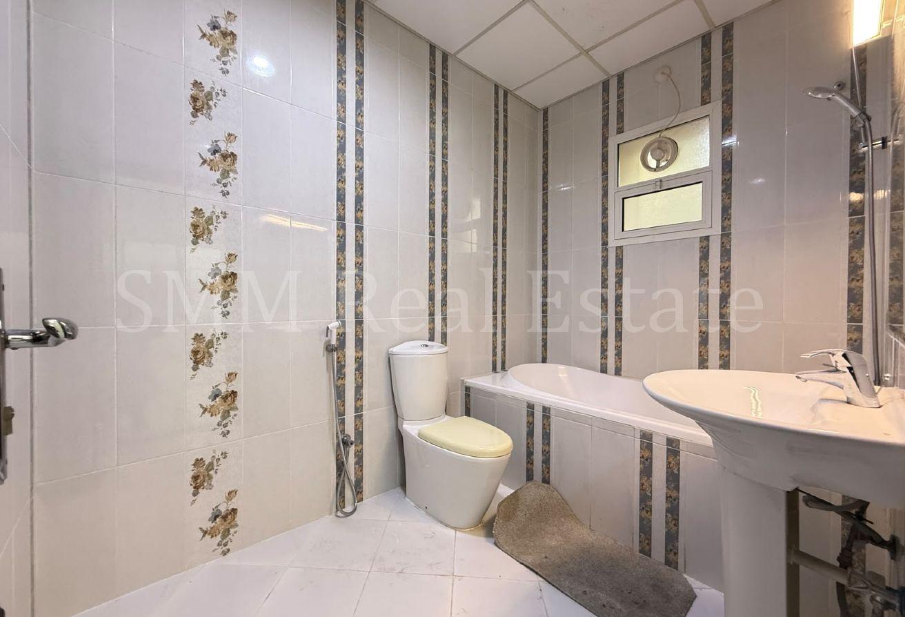 Huge 5 bedroom Villa Available Now | Spacious Plot photo 7