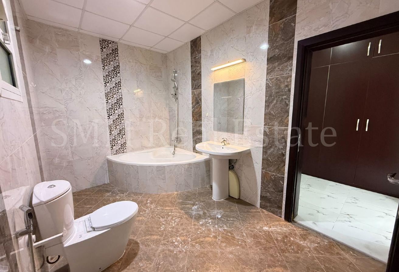 Huge 5 bedroom Villa Available Now | Spacious Plot photo 26