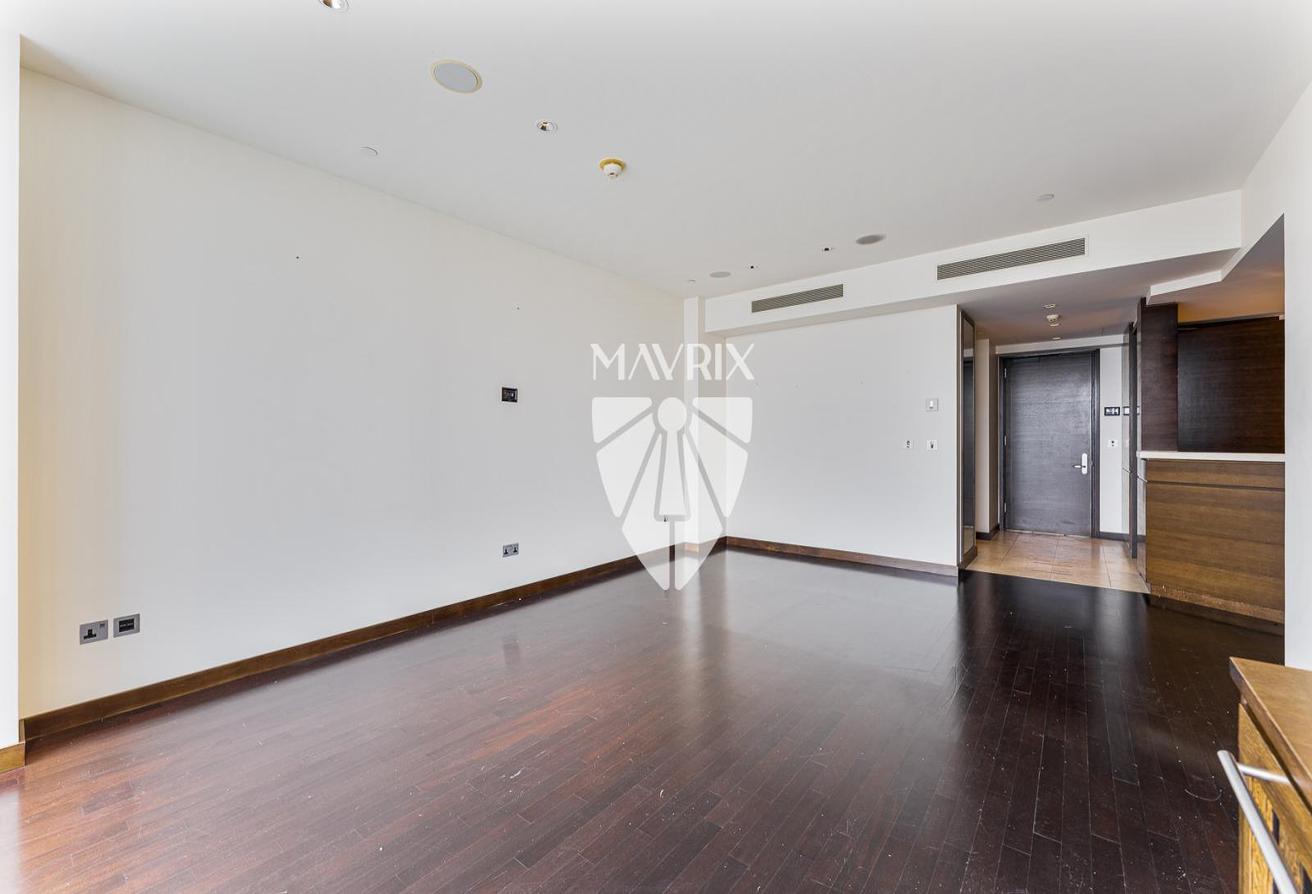 High Floor | Partial Fountain View | Unfurnished photo 4