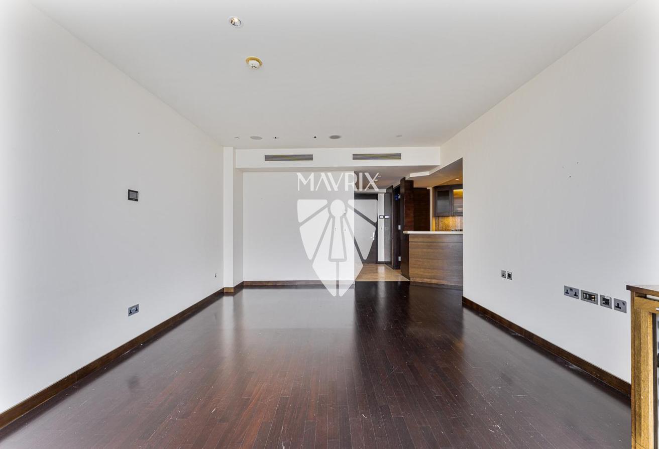 High Floor | Partial Fountain View | Unfurnished photo 5