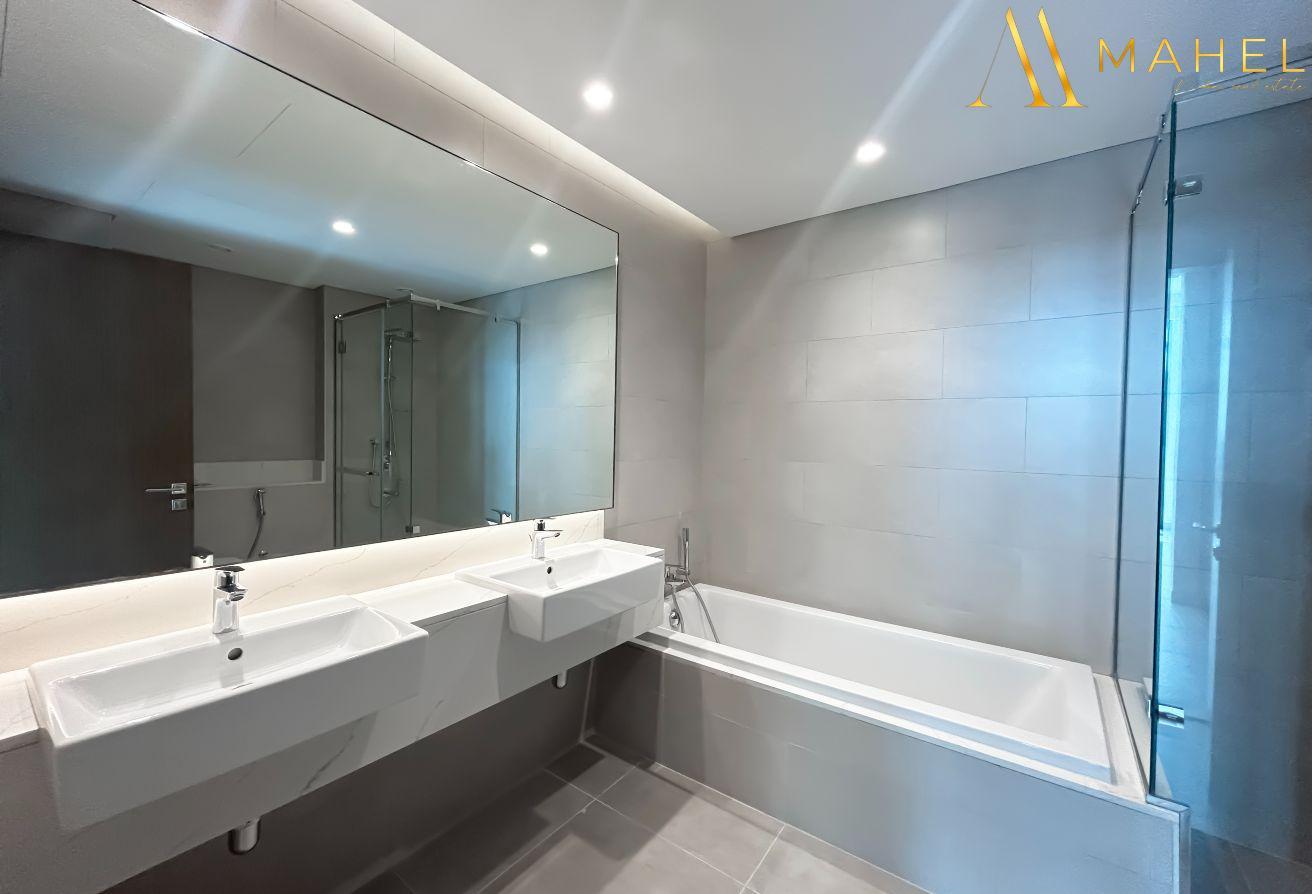 3+Maids | Family Living | Canal front | Brand new photo 26
