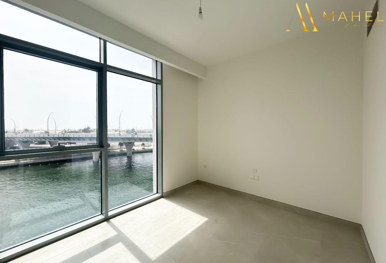 3+Maids | Family Living | Canal front | Brand new photo 7