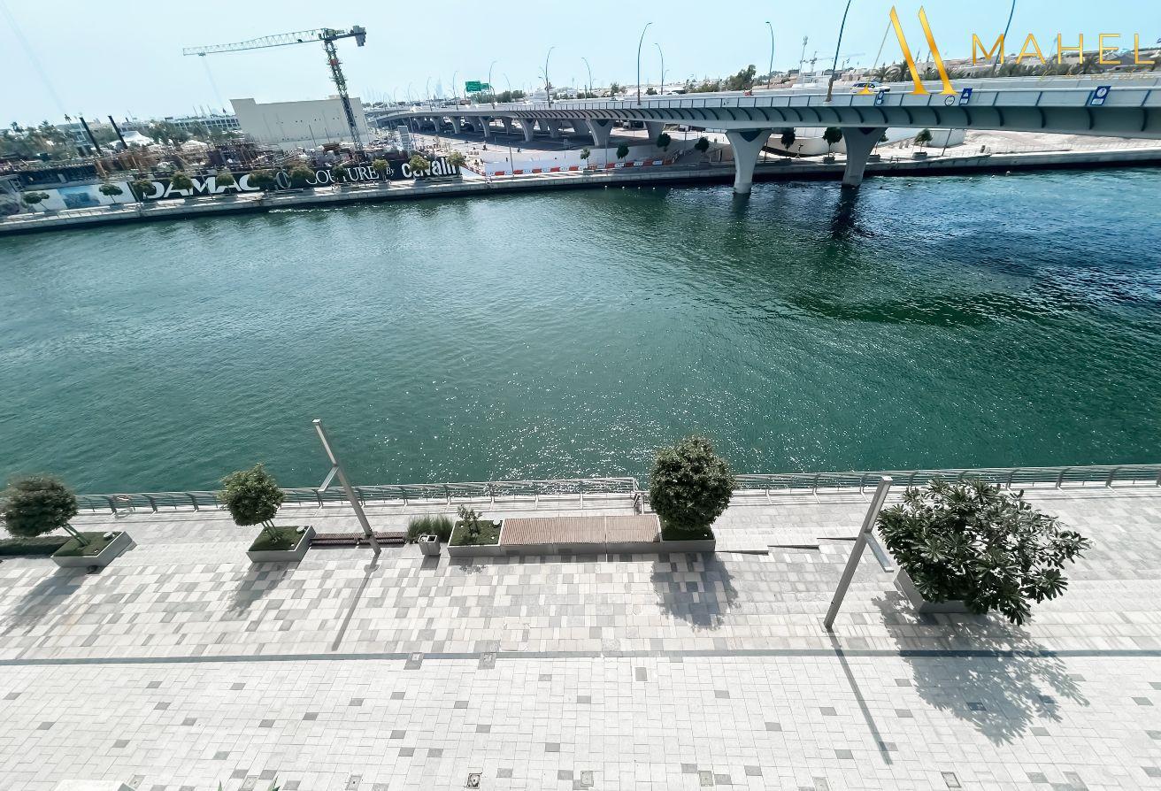 3+Maids | Family Living | Canal front | Brand new photo 18